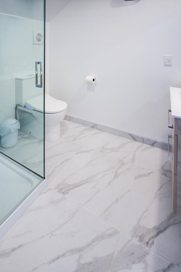 Two Bedroom, Two Bathroom Urban Oasis Christchurch Buitenkant foto
